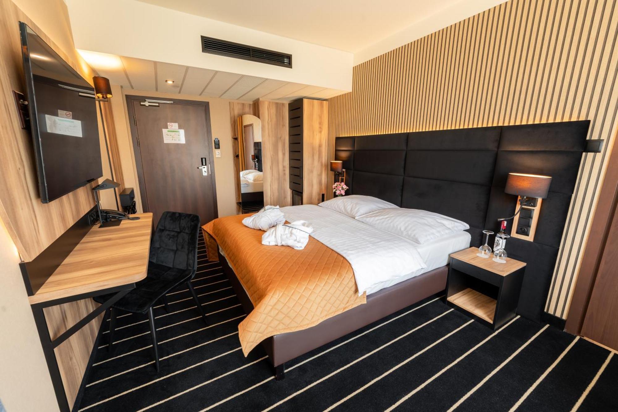 Park Hotel Diament Breslavia Exterior foto